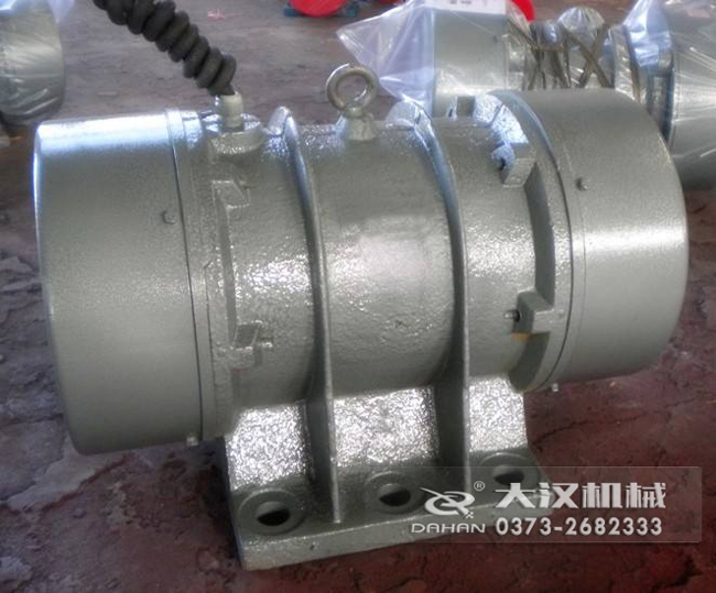 VB振動(dòng)電機(jī)是靠偏心塊的振動(dòng)而造成的，振動(dòng)源所以偏心塊的角度和大小是比較重要的。
